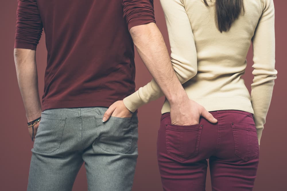 Si tu pareja es de alguno de esos signos trata de entender mejor lo que busca y prepárate para disfrutar tus fantasías, que si se mantienen dentro de una relación estable donde hay amor y ambos están de acuerdo con la misma resulta siempre en algo saludable que fortalece la relación e impide que la otra persona tenga que ir a buscar afuera, lo que no recibe en casa.
<br>