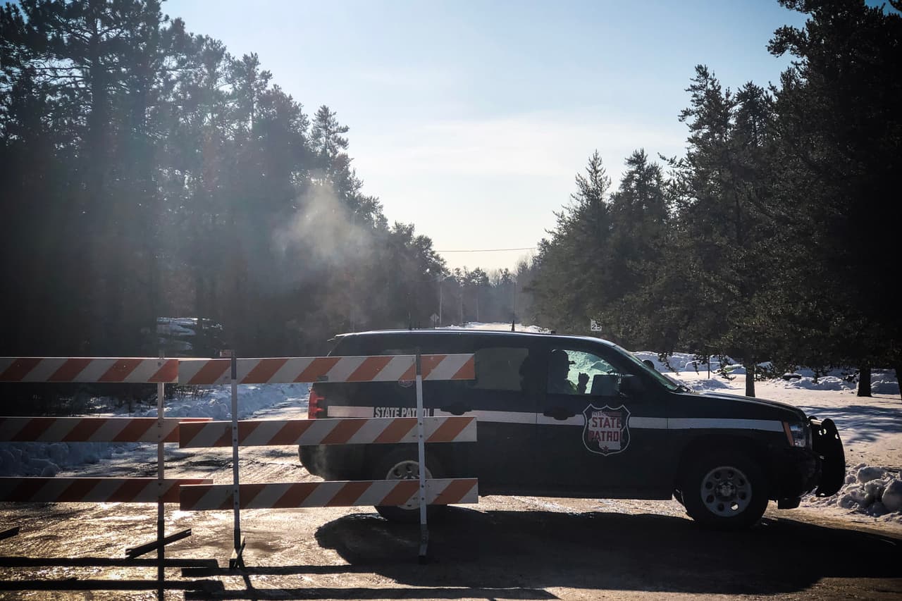 Tres patrullas de la Policía pasaron junto al vehículo donde llevaban secuestrada a Jayme Closs