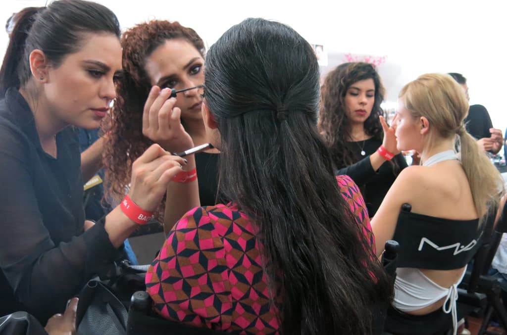 Para lograr esta textura húmeda aplicaron la cera Shine Wax de Tec Italy.