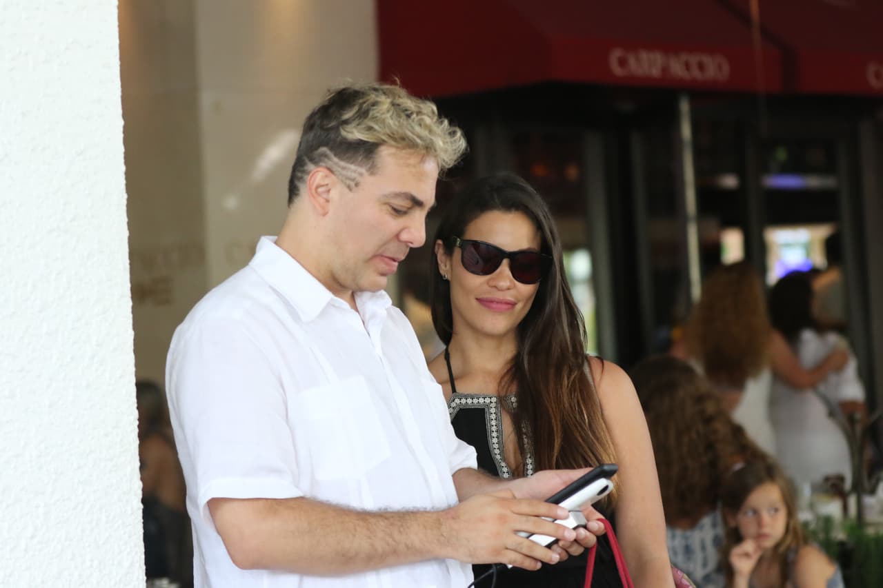 Su "amiga" no perdió oportunidad de echar un ojo al mensaje.