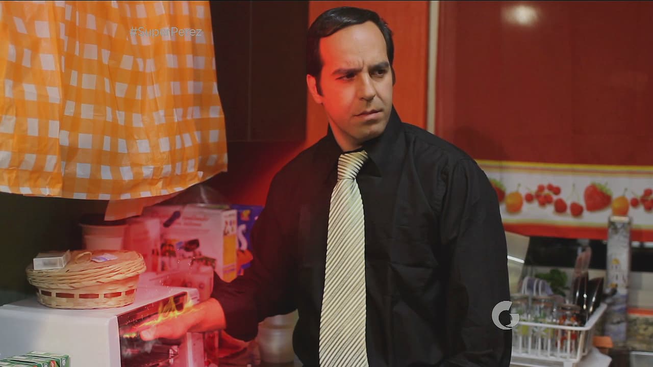 En casa de los Pérez, la familia intentan adaptarse a sus nuevos poderes, Poncho juega al superhéroe y Toño... rostiza la cena.