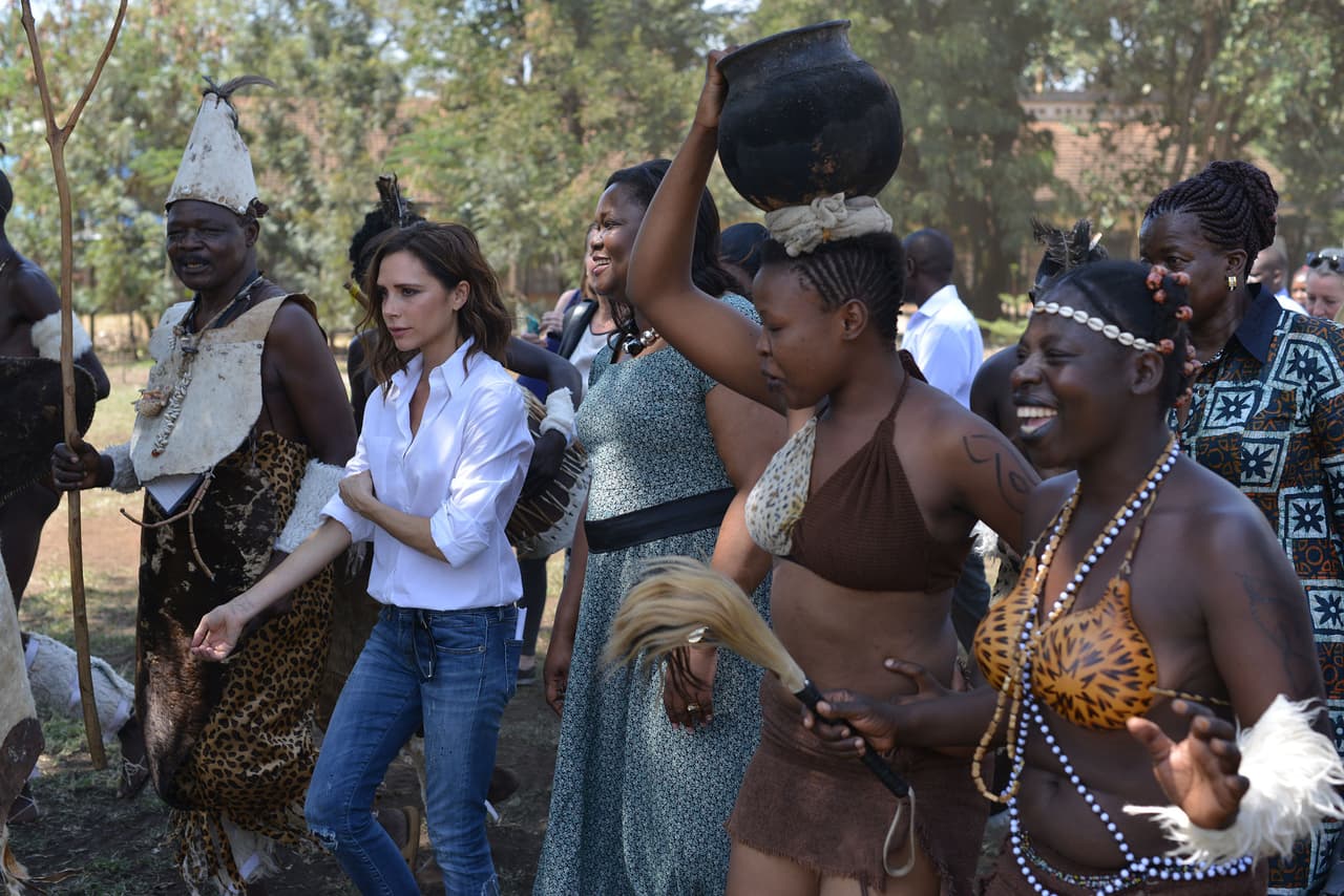 El motivo, además de convivir con los habitantes, fue crear conciencia acerca de la importancia del diagnóstico y tratamiento del VIH.