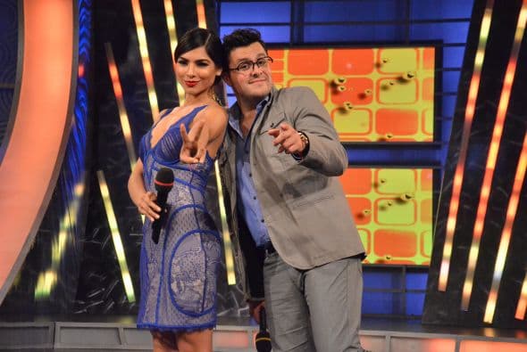 Alejandra Espinoza y Paul Stanley fueron los encargados de dirigir los concursos de esta noche, una pareja que a todos nos encanta.