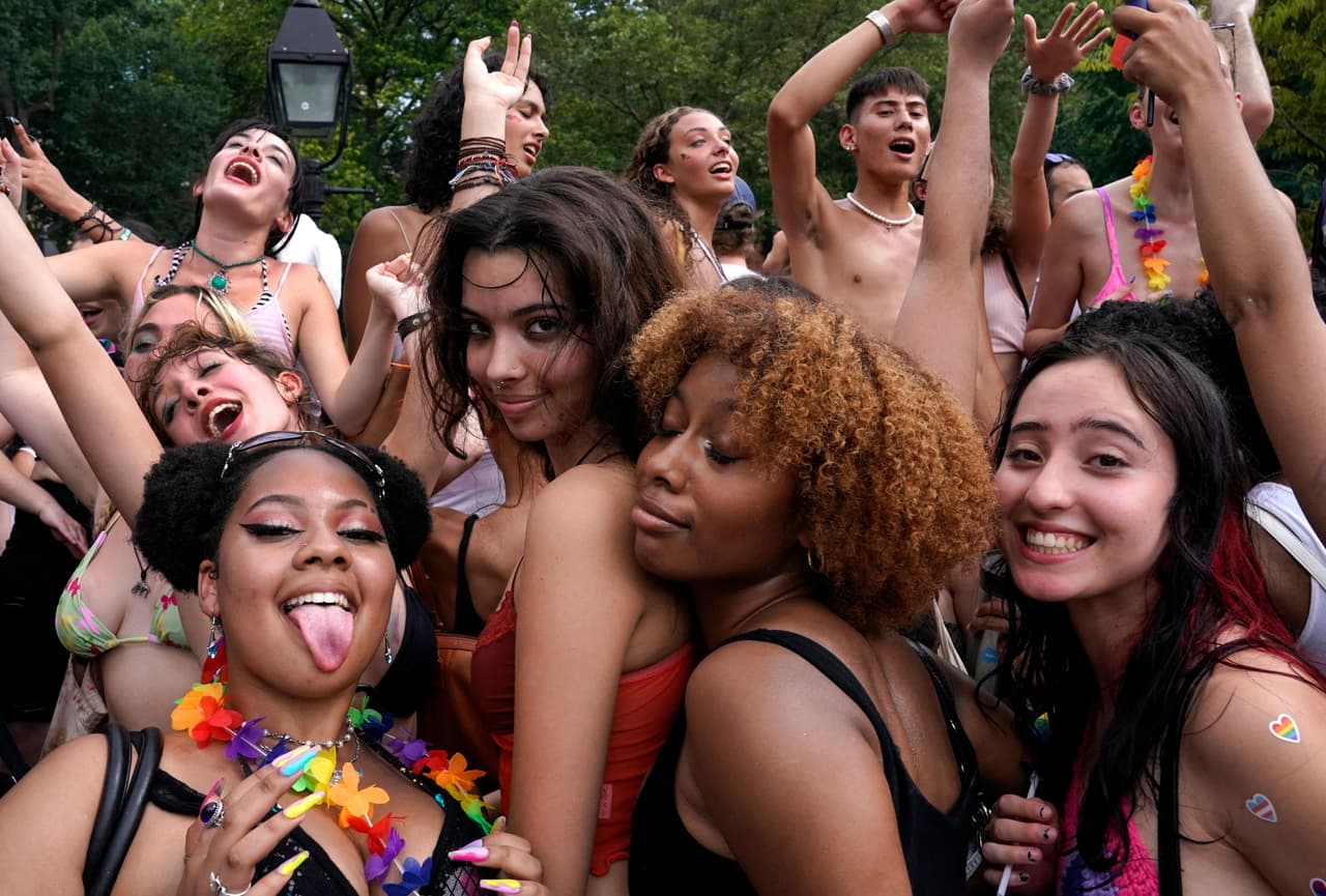 El Stonewall Inn sigue allí, ahora con otros propietarios.