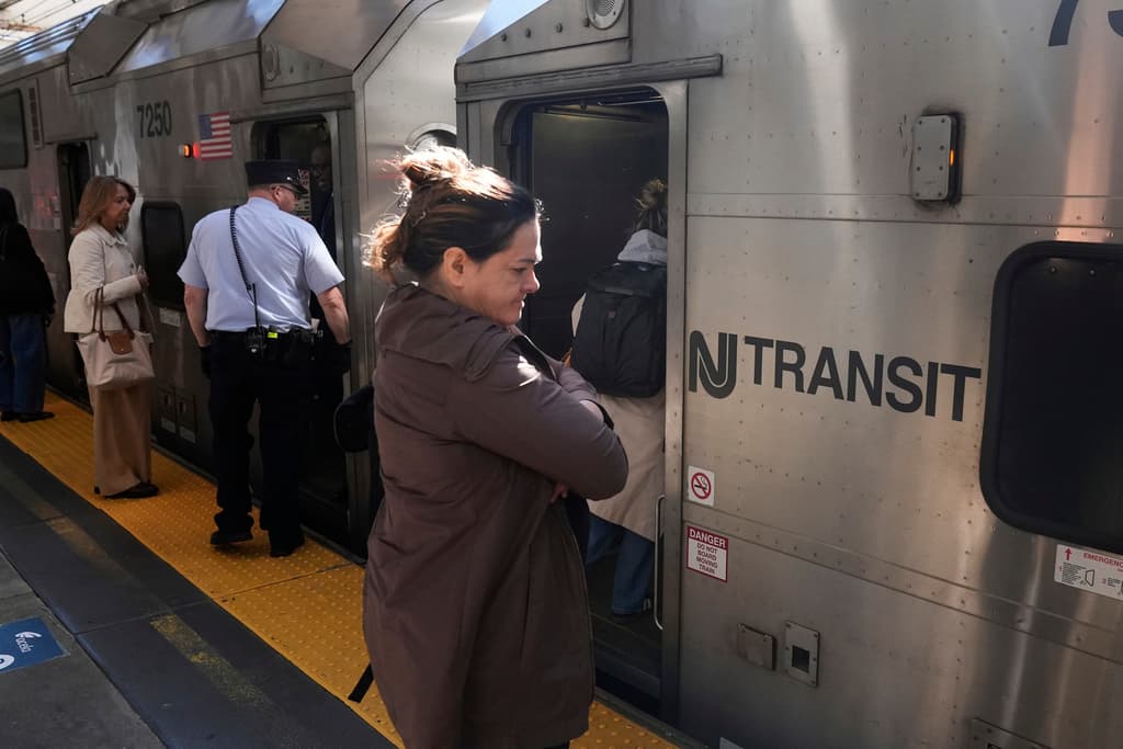 El servicio se reinició a las 12:01 AM del martes 20 de mayo, después de que el sindicato y la empresa llegaran a un nuevo convenio laboral que incluye aumentos salariales. La reanudación del servicio permite el retorno a la normalidad para miles de viajeros que dependen del sistema para sus desplazamientos diarios.