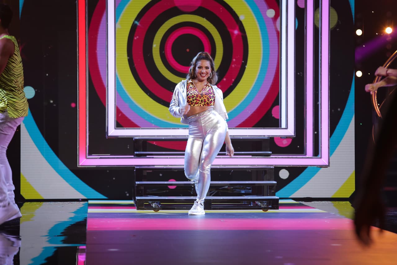 Junto con Danell Leyva, la participante del reality bailó al ritmo de 'Mi gente', de J Balvin, Willy William.