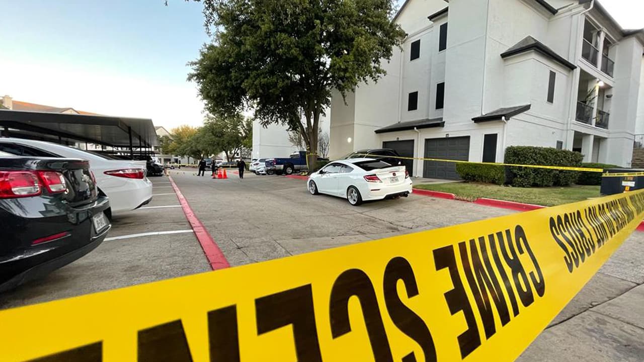 Equipos de emergencia trasladaron a la mujer al hospital Medical City Lewisville, allí la declararon muerta.