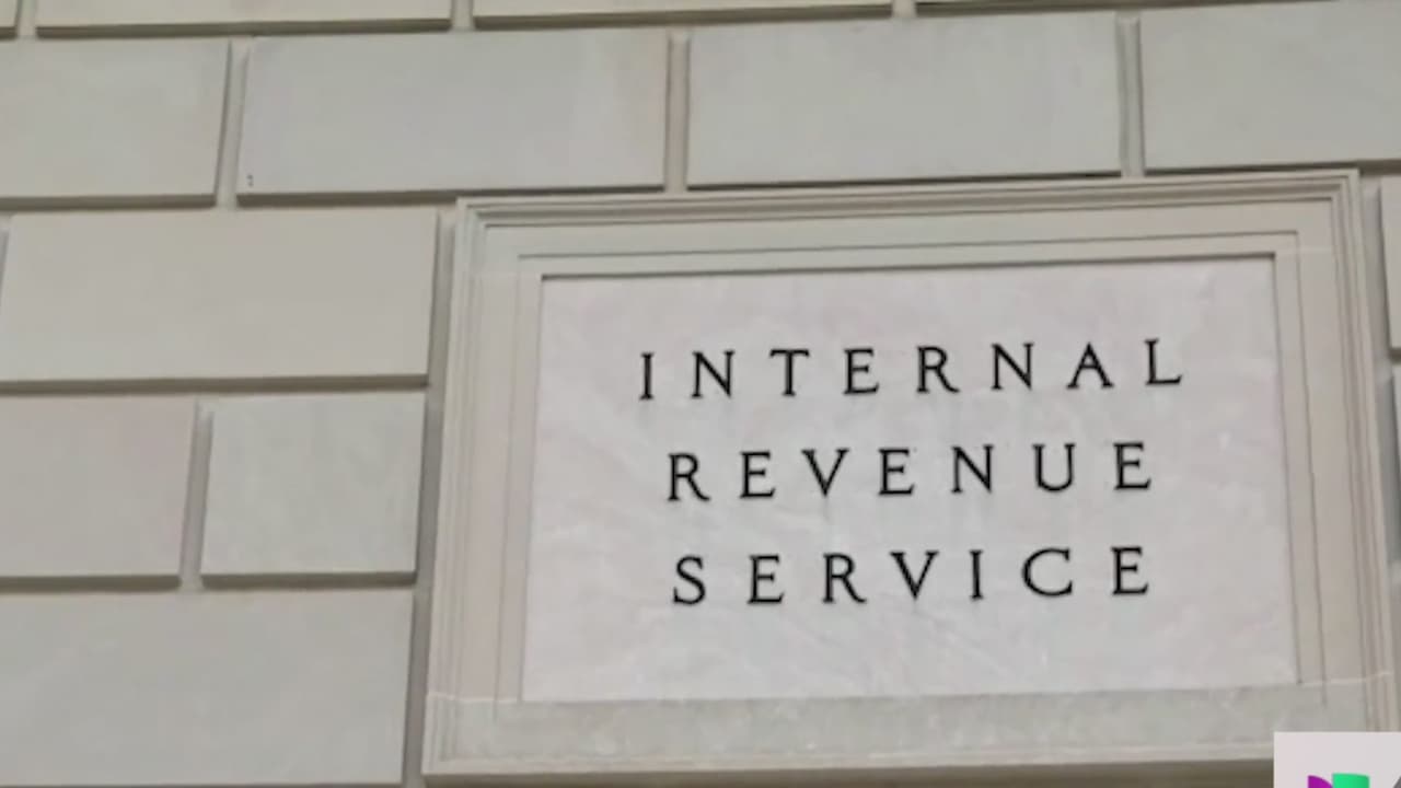 <b>He aquí por qué</b>: los pagos adelantados se calcularon en función de sus ingresos y situación familiar de 2020 o 2019. Pero el cálculo final se basará en su información de 2021, lo que puede cambiar la cantidad para la que es elegible. Por ejemplo, si tuvo otro hijo en 2021, es posible que tenga derecho a más de lo que reflejan sus pagos adelantados.