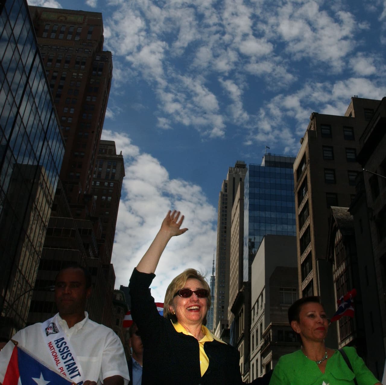 En el 2004, cuando era senadora por Nueva York, Hillary Clinton desfiló.