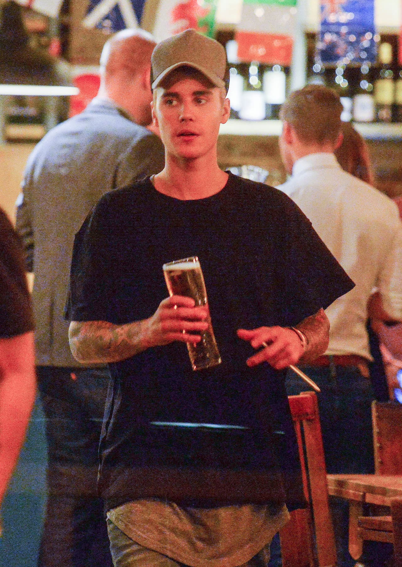 Para Justin Bieber la cerveza es una delicia.