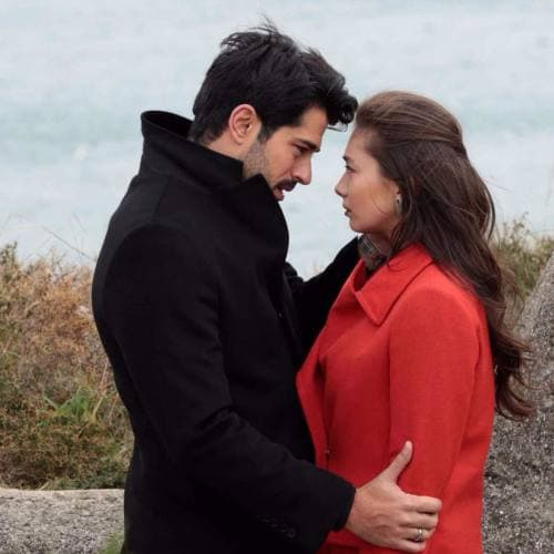 El actor ha conquistado a la audiencia de Estados Unidos con la complicada historia de amor de Kemal y Nihan.