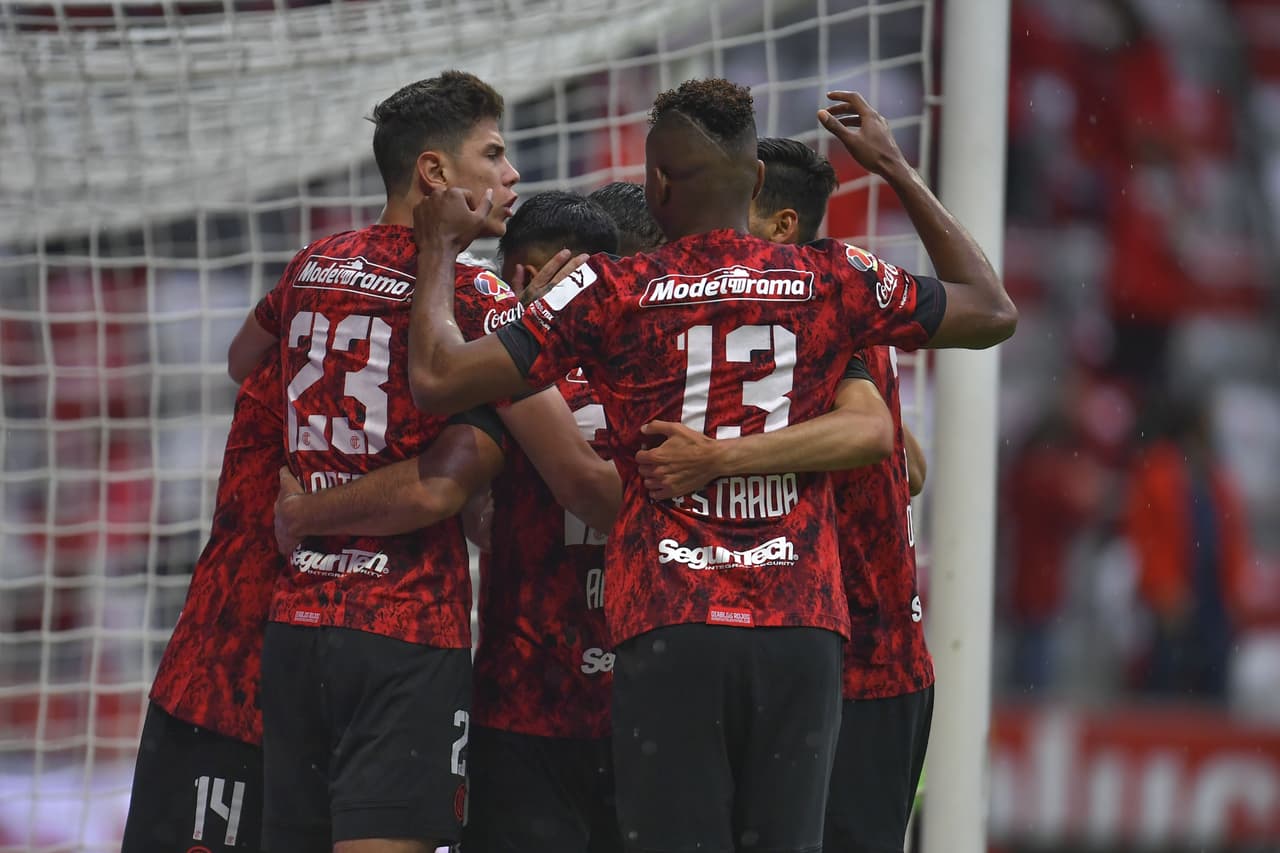 Cruz Azul va con todo: Cabecita y Orbelín, de inicio