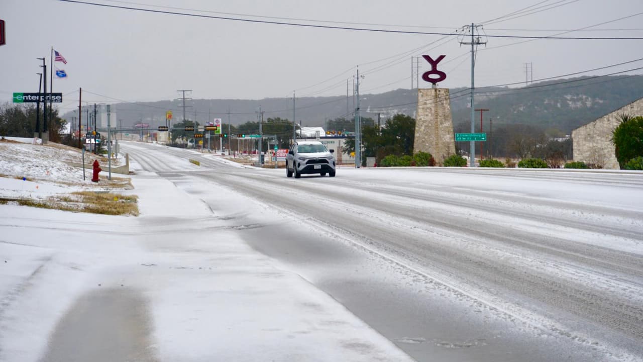 Aunque las temperaturas que se esperan se registren edurante estos días en Texas, serán las más bajas de la
<a href="https://www.univision.com/local/san-antonio-kwex/fuerte-frente-frio-temperaturas-mas-bajas-2022">temporada de invierno</a>.