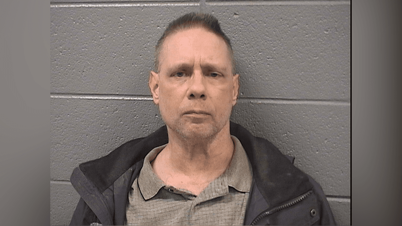 Acusan a conserje de abusar sexualmente de estudiante en escuela de Orland Park