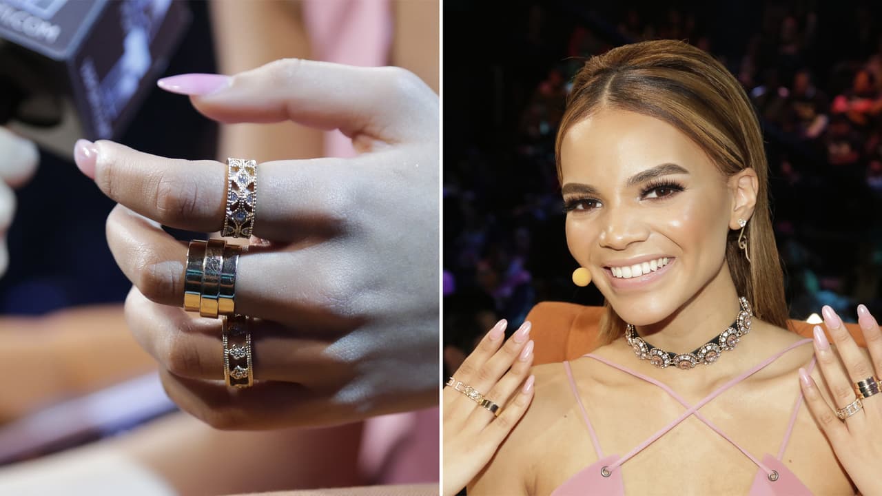 Aunque Leslie es clásica en sus looks, siempre se le ve reluciente y sencilla. Definitivamente, al parecer los anillos son su debilidad.