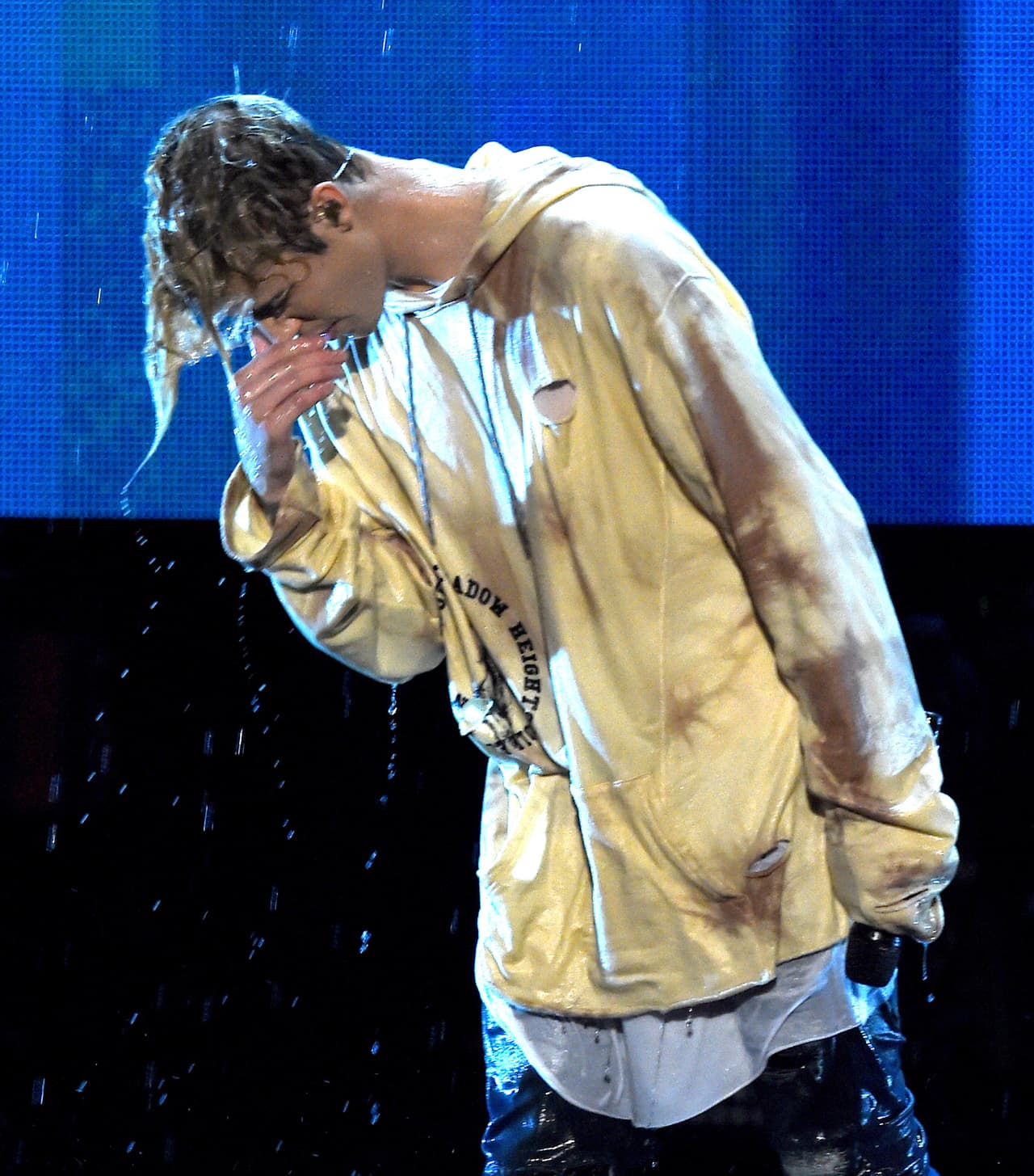 ¿Emotivo? ... Tal parece que a Justin eso del amor lo pone muy sensible.