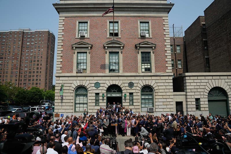 Edward Caban es el primer jefe latino de la Policía de Nueva York, anunciado por el alcalde Eric Adams.