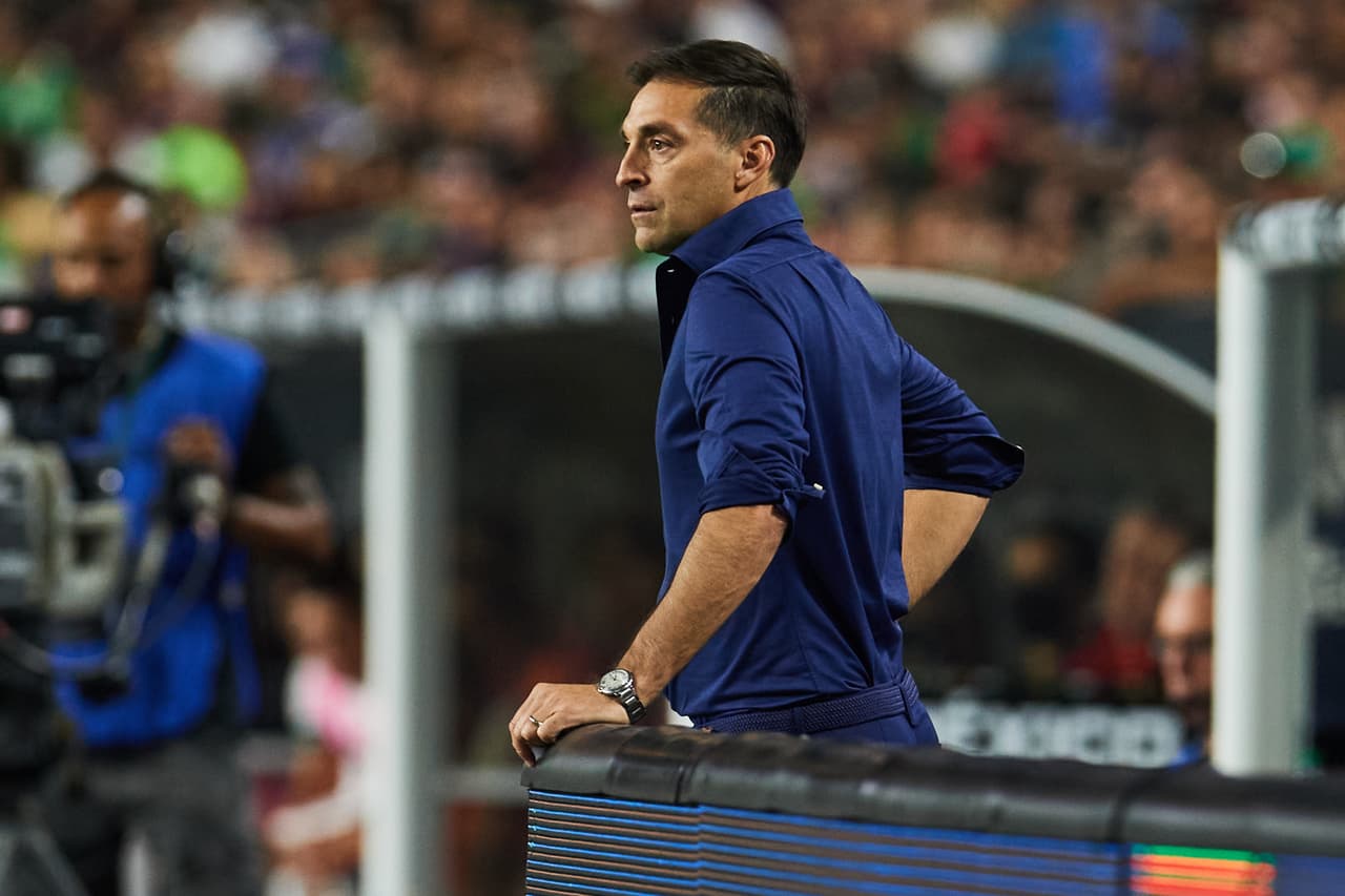 La selección mexicana tuvo uno de sus partidos más oscuros en la era del ‘Tata’ Martino y con doble de Edinson Cavani, Uruguay le pasó por encima a un Tri, que generó dudas, incertidumbre y preocupación a menos de 6 meses de Qatar 2022.