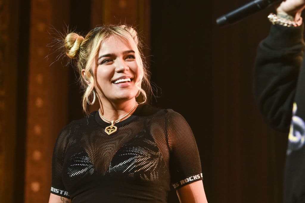 En cuanto a
<b> Ivy Queen</b>, la colombiana fue clara: “Ivy, le he demostrado mi respeto como he podido, en mis redes sociales, en entrevistas, he tenido el honor de decirle en persona cuánto admiro su trayectoria y lo grande que es”, comentó en un video publicado en su cuenta de Instagram.