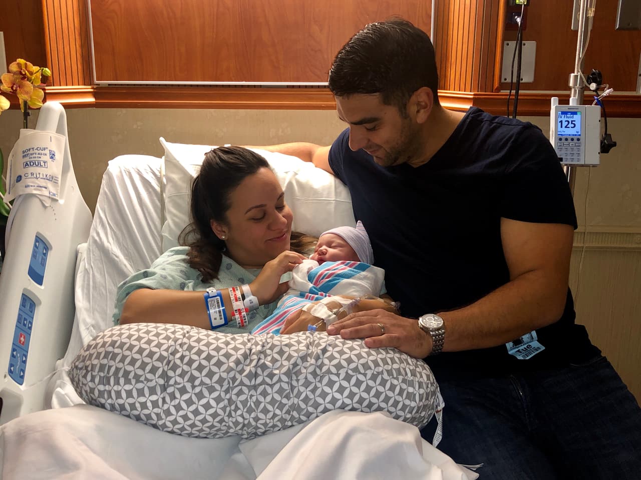 Jacob pesó 8 libras y midió 21 pulgadas. Sus padres son Jessica and Guillermo Miguel.