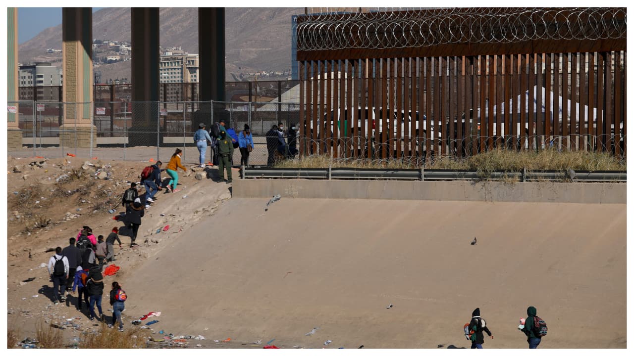 Experto del sur de Florida explica plan que limitaría el acceso a quienes piden asilo en la frontera