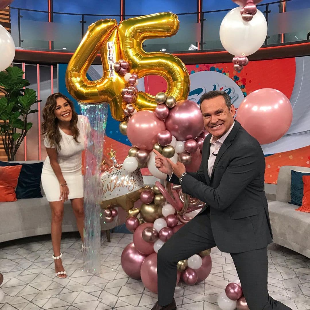 Alan Tacher no perdió la oportunidad de felicitar a su "alma gemela laboral" y le deseó felicidad "hoy y siempre" a la que considera su "hermanita".