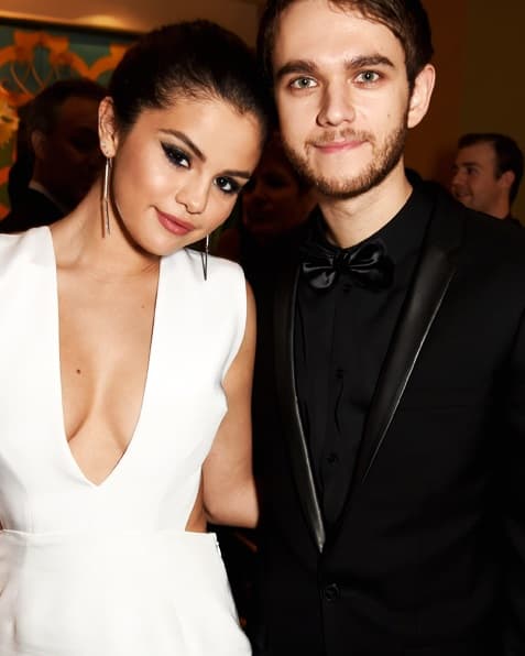 Pero aún hay más... Recordemos su tórrido romance con DJ Zedd, ambos hicieron pública su relación y no paraban de posar para las cámaras.