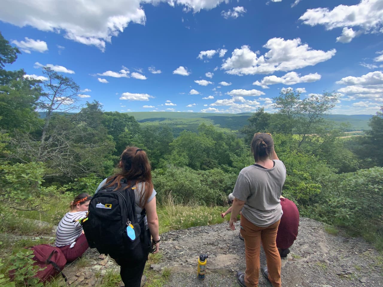 El parque ofrece recreación durante todo el año, que incluye caminatas, pasear en biclceta de montaña, remo, pesca y caza.