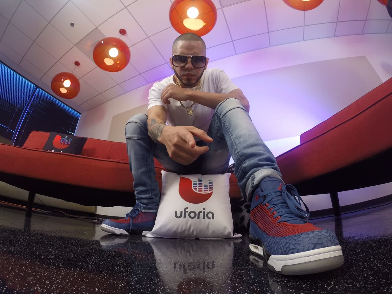 Los artistas y agrupaciones se tomaron estas divertidas fotos.