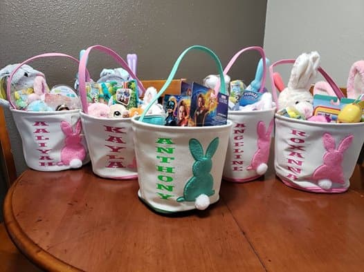 Algunos confeccionaron tremendos obsequios como muestra aquí Marha Cardona.