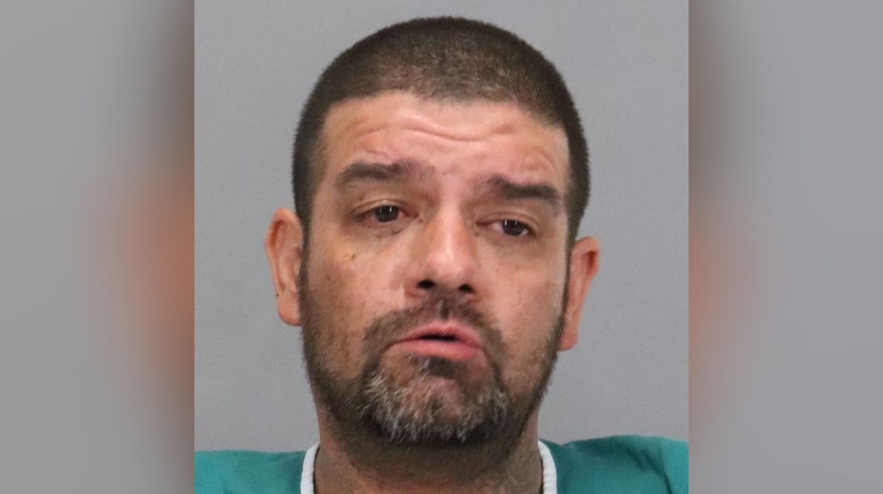 Rápido y furioso: arrestan en Gilroy a un hombre tras presecución y atrincheramiento; dijo tener explosivos y armas que en realidad no poseía