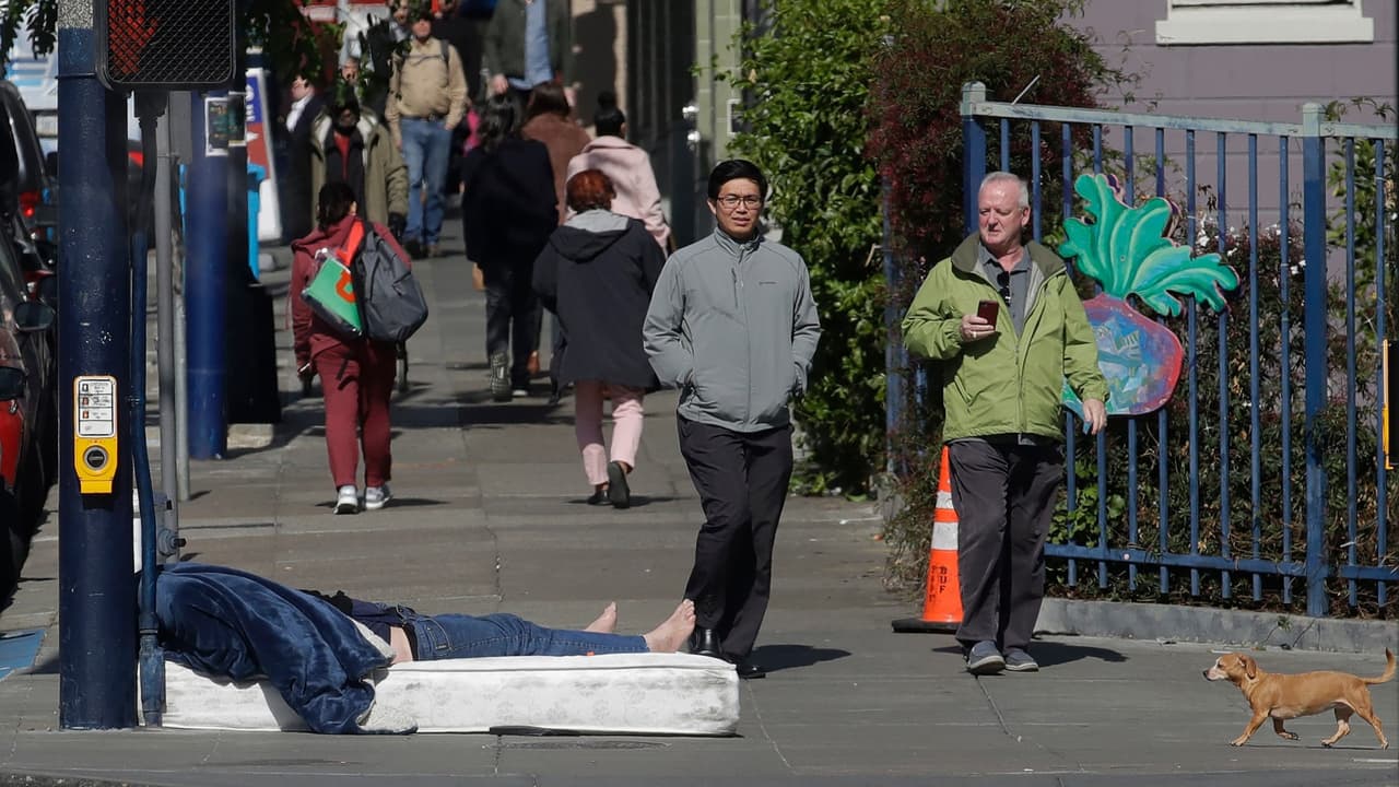La mitad de los residentes de Silicon Valley busca mudarse de la región a causa de los indigentes, revela encuesta
