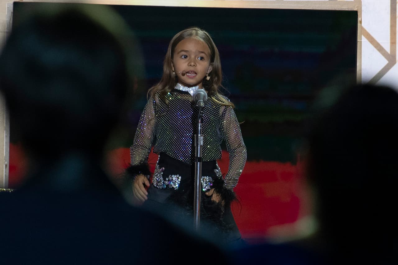 La pequeña Nathalie enterneció con su relato sobre las galletas de nuez y su deseo de tener una cafetería para su mamá.