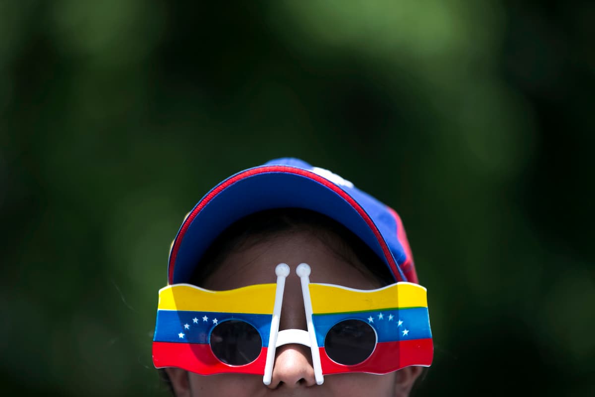 Las manifestantes exigieron la restitución de la legalidad y la constitucionalidad que, sostienen, ha violado el propio gobierno de Maduro.