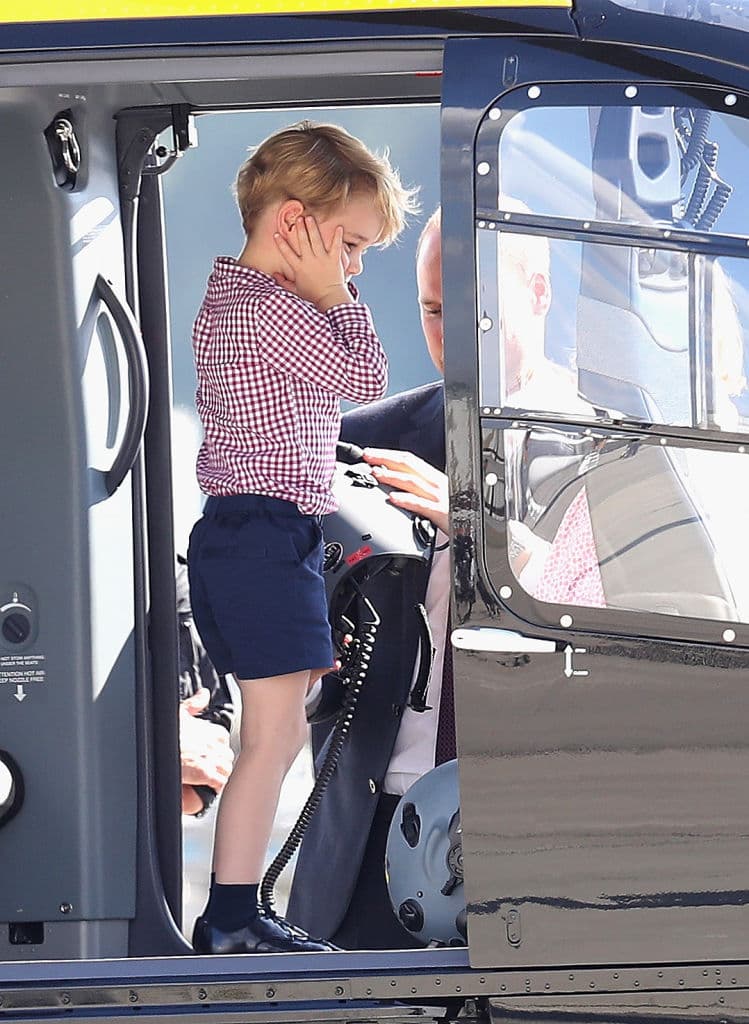El pequeño de 5 años ha demostrado que 
<b>le encantan los helicópteros</b>, gusto que heredó de su padre, pues recordemos que el primogénito de Diana de Gales 
<b>era piloto de la Real Fuerza Aérea</b>.
<br>