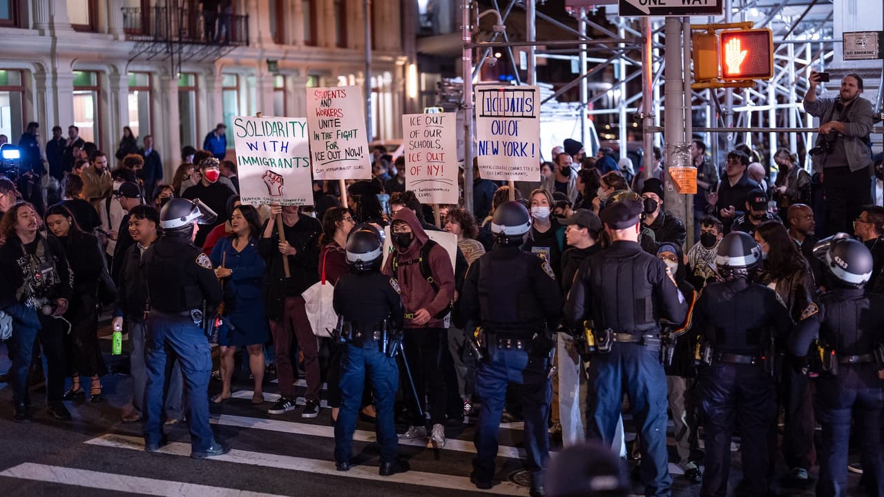 Protestan en Nueva York contra ICE tras operativo que dejó nueve detenidos en Chinatown