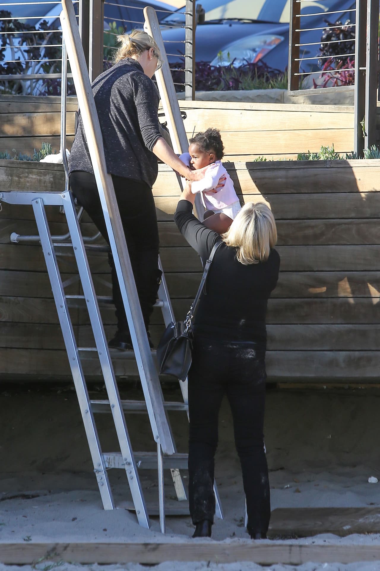 Su viaje a la playa terminó muy pronto.