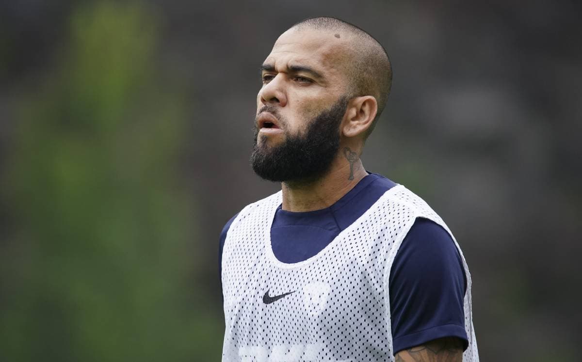Dani Alves cambia de versión y confiesa que sí hubo acto sexual