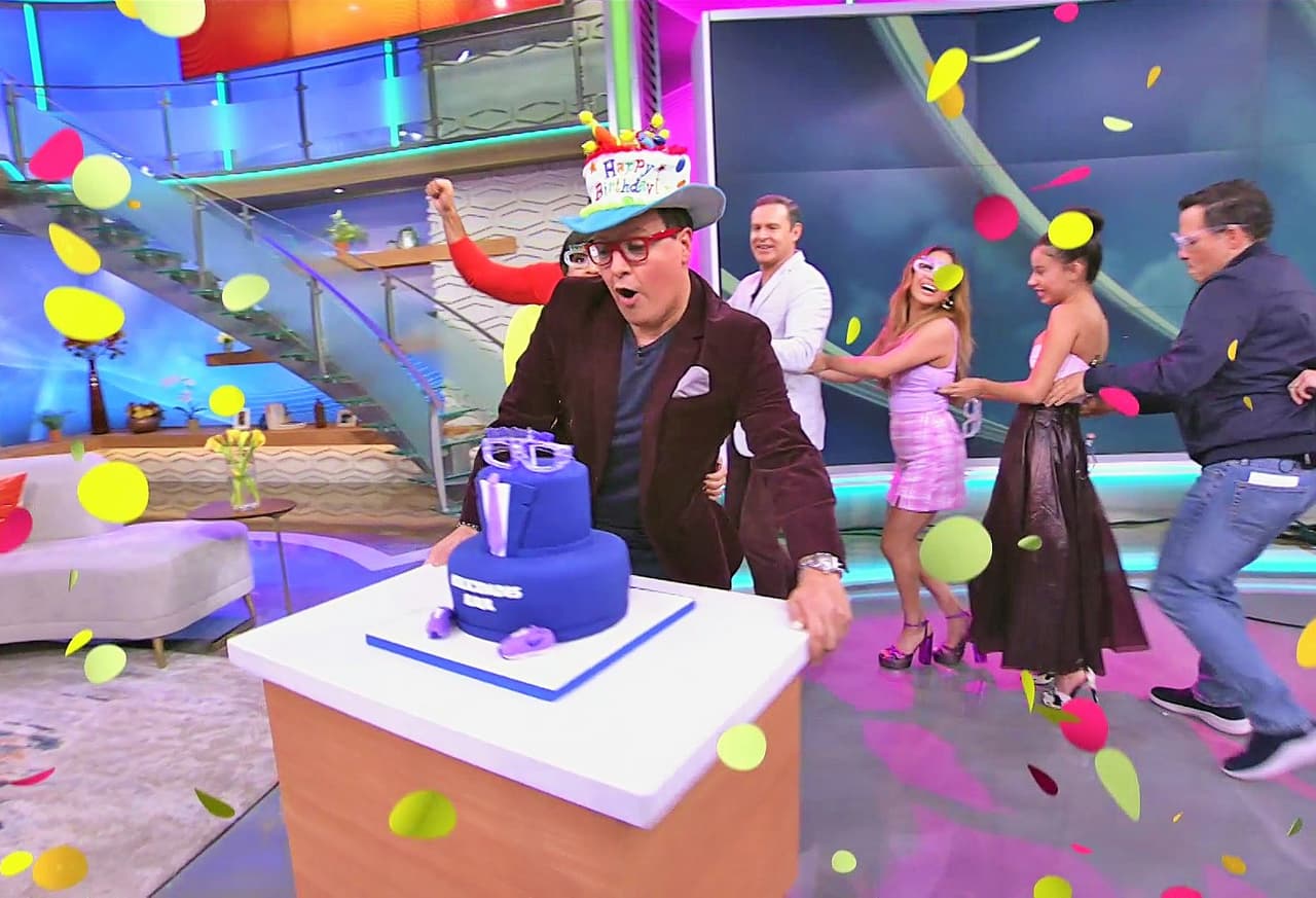 Raúl puso a bailar a todos en el estudio, recorrió el set con su divertido pastel y sus compañeros de la casa.