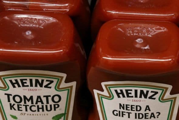 8. CATSUP CON PELO DE ROEDORES. En 2013 fue prohibida en Brasil la venta de un lote de salsa cátsup del fabricante H.J. Heinz, producida en México, luego de que fueran detectados fragmentos de pelo de roedor en el producto. (Imagen tomada de Twitter).
