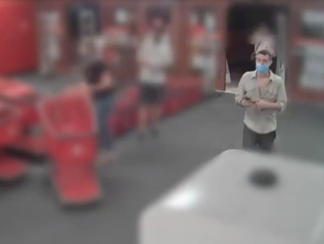 En el 2021 detectives publicaron el video de vigilancia de la tienda Target para pedir ayuda de la comunidad en su identificación tras el abuso sexual a una menor.