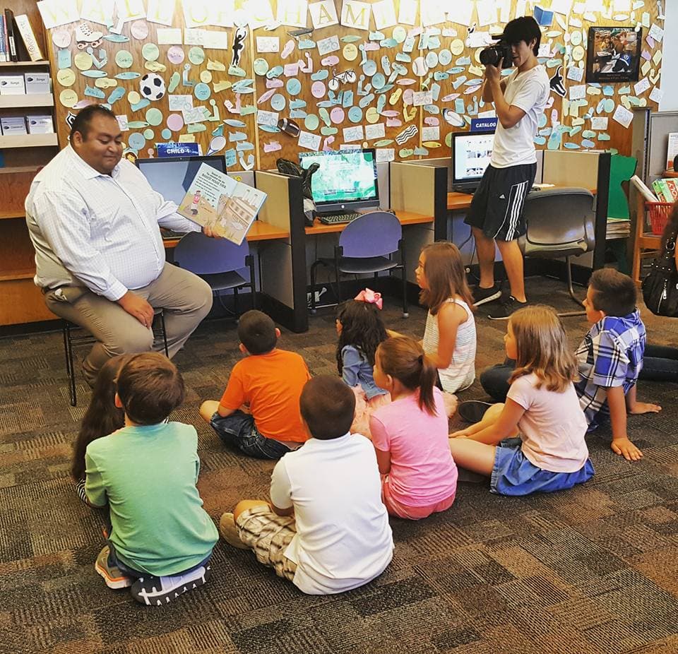 Daniel Hernández es miembro de la junta del Distrito Escolar de Sunnyside en Tucson, Arizona.