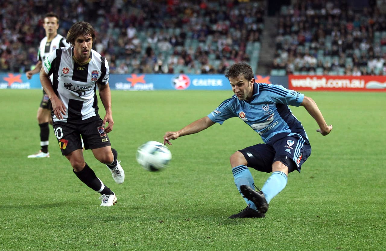 Bernardo Ribeiro (izquierda, 26 años) – El futbolista brasileño aunque no era muy conocido, conmocionó al mundo del futbol en 2016, cando tras sentirse mal después de un partido, perdiera la vida horas después del partido de la Liga Esportiva de Cataguases.
<br>