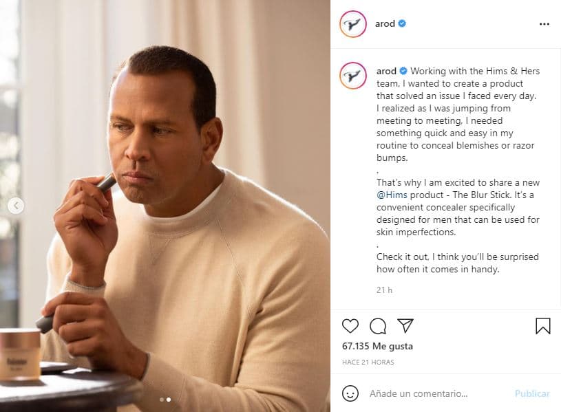 Junto a la imagen, el deportista escribió: "Quería crear un producto que resolviera un problema al que me enfrentaba todos los días. Me di cuenta de que mientras saltaba de una reunión a otra, necesitaba algo rápido y fácil en mi rutina para ocultar imperfecciones o marcas del afeitado".