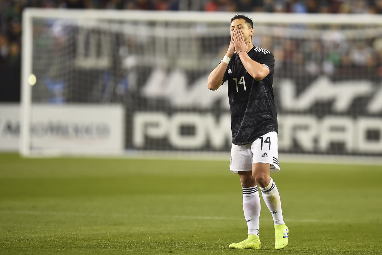 Se empezaba a respirar tensión dentro del equipo mexicano, y frustración también por no saberle sacar más provecho a la ventaja numérica tras la expulsión de Almirón.