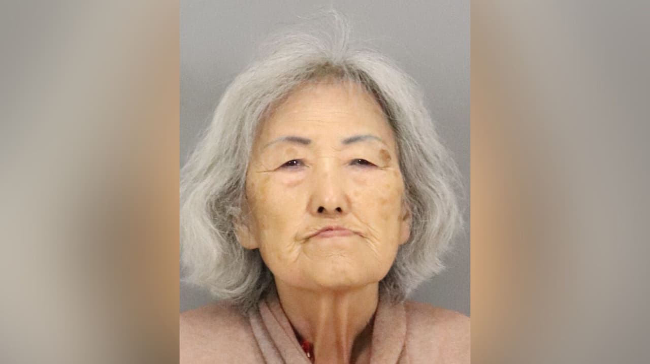 Acusan a anciana de incendiar su casa y causar la muerte de su esposo