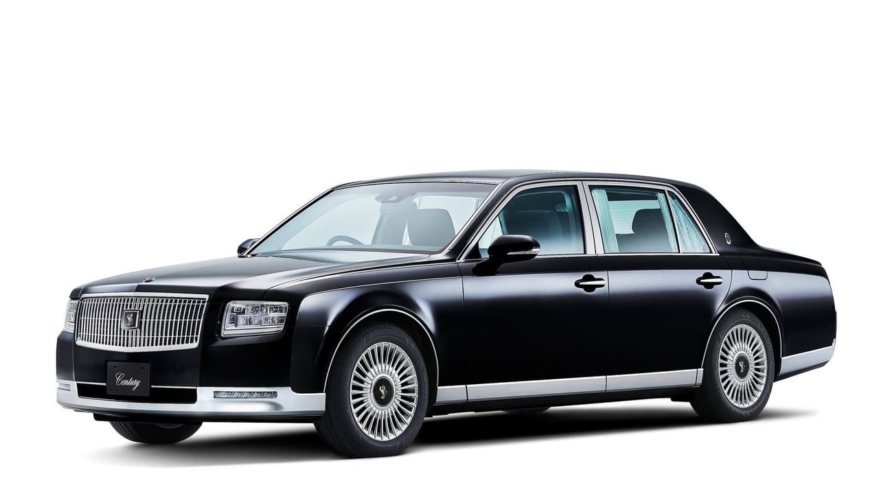 El actual diseño del Toyota Century, presentado en junio pasado es apenas la 
<b>tercera generación</b> del modelo en más de medio siglo.
