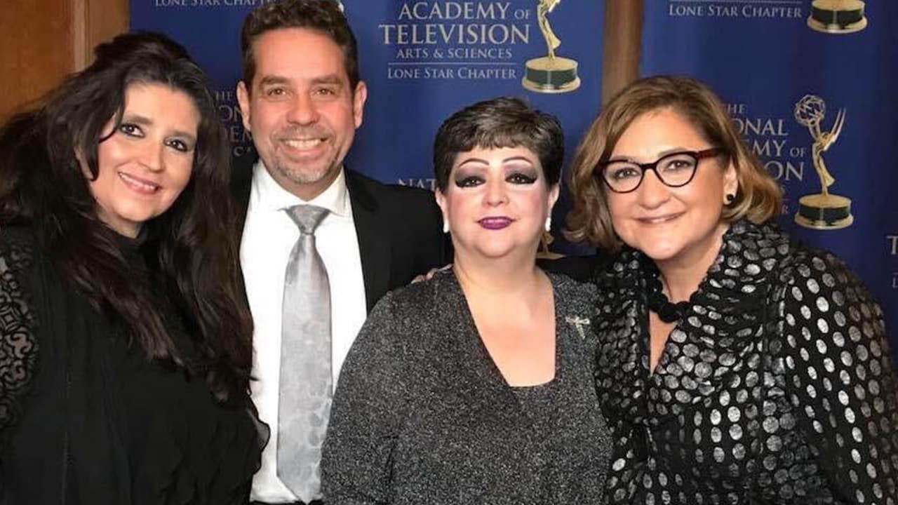 Martha Kattan, directora de noticias de Univision 45, con sus hermanos María, Alicia, Oscar y Lizzy.