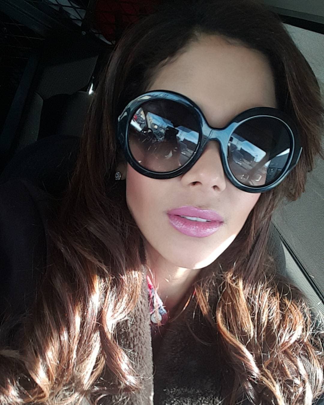 Este domingo en el segundo show de NBL VIP, se revelarán los nombres de las dos participantes que entrarán a la competencia. No te lo pierdas a las 8/7C por Univision.