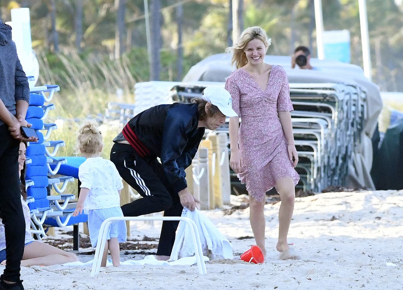 Tras cancelar la gira, The Rolling Stones tranquilizó a sus seguidores al pedirles que conservaran sus boletos ya que las fechas se reprogramarán una vez que su vocalista pueda reintegrarse.